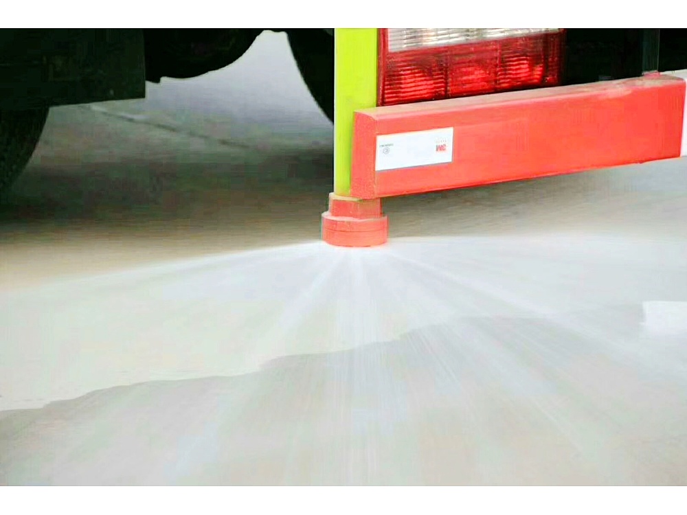 東風(fēng)專底噴霧霧炮車(chē)國(guó)六10立方/50-100米霧炮